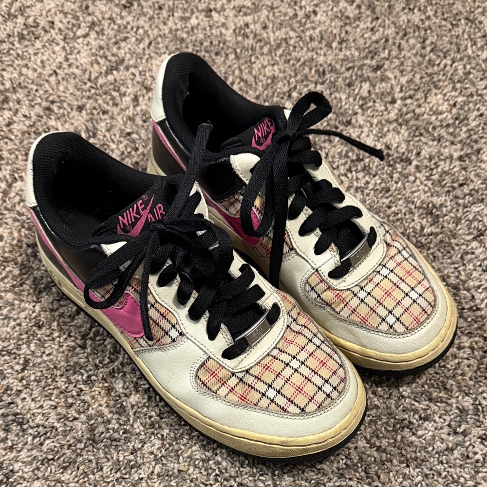 Nike Air Force 1 Pink Fire II Sneakers with Plaid and Pink Details Girls 4.5